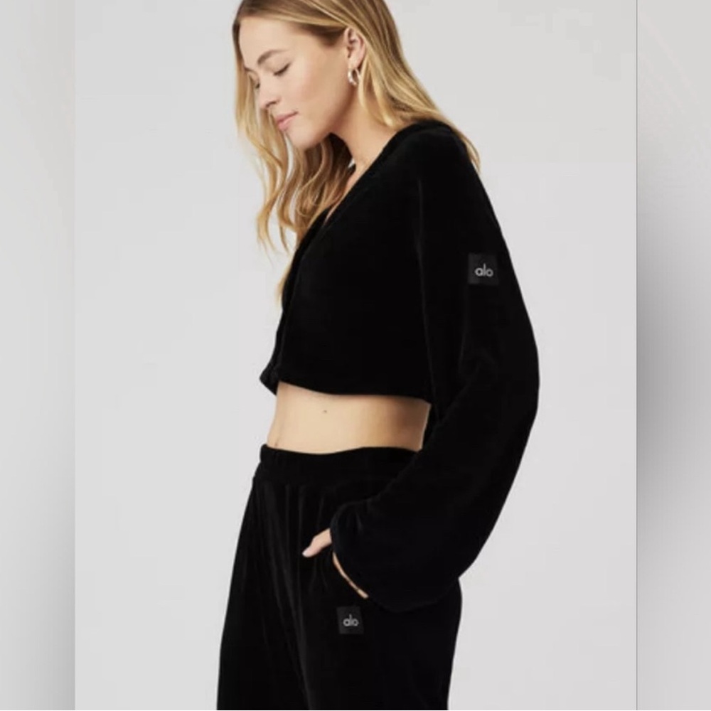 ALO Yoga Black Cropped Button-Up Jacket - Picture 2 of 4